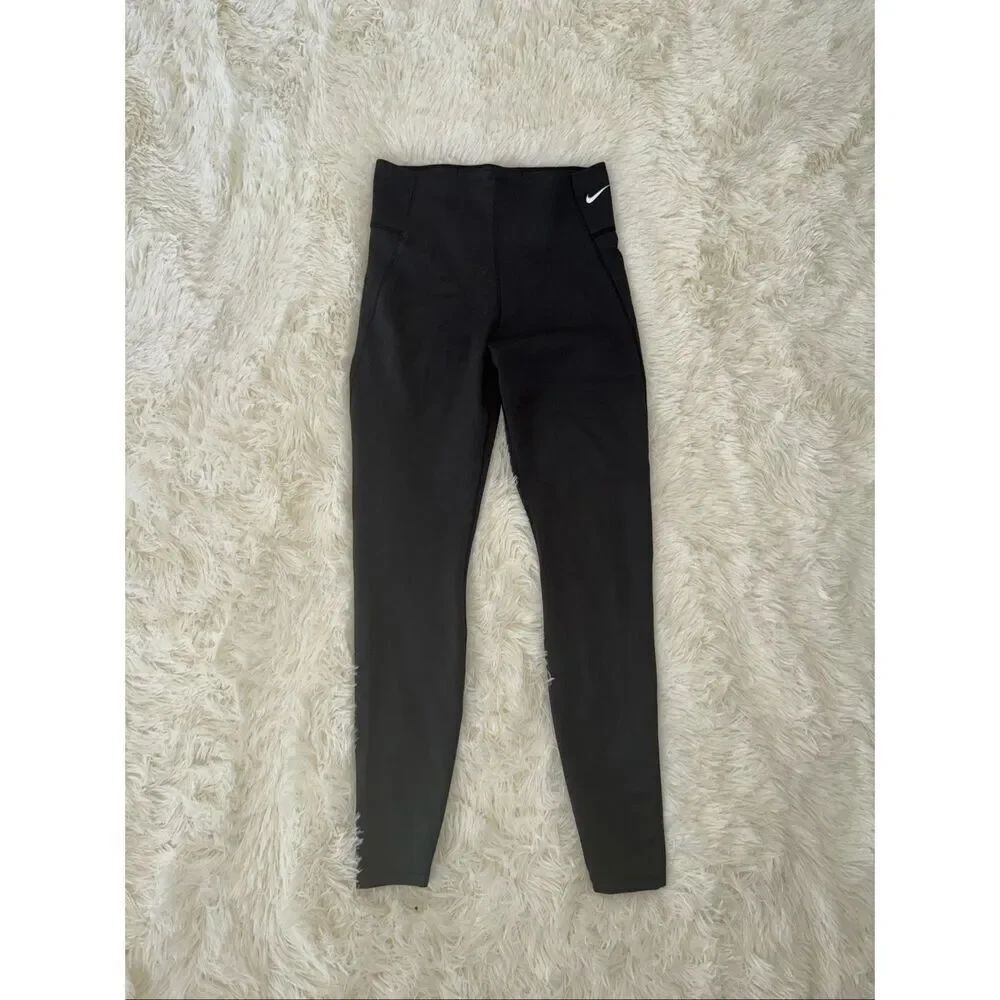 Size S black Nike leggings